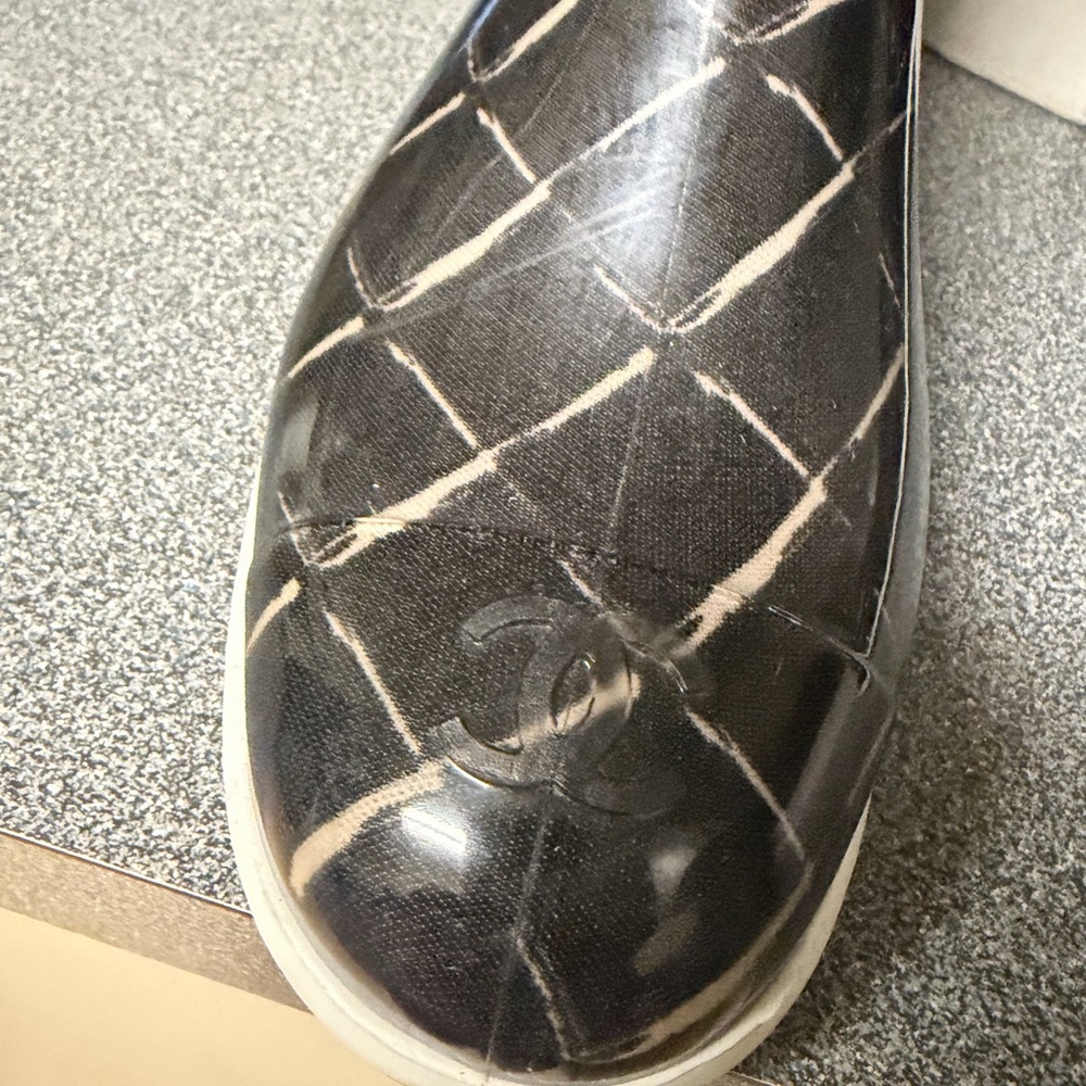 CHANEL (rain boots) - Picture 12 of 15